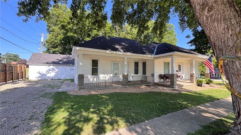 105 Kirkwood St, Highland, KS 66035