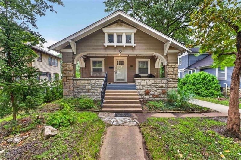 5717 Holmes St, Kansas City, MO 64110