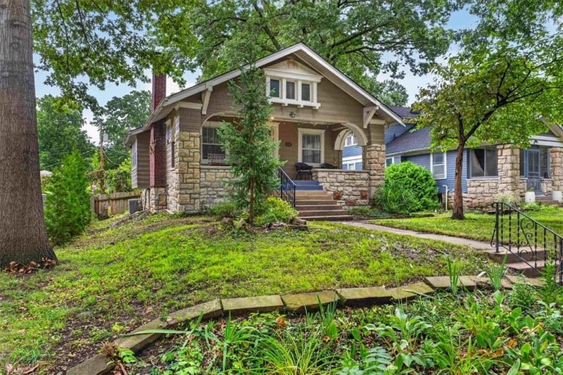 5717 Holmes St, Kansas City, MO 64110