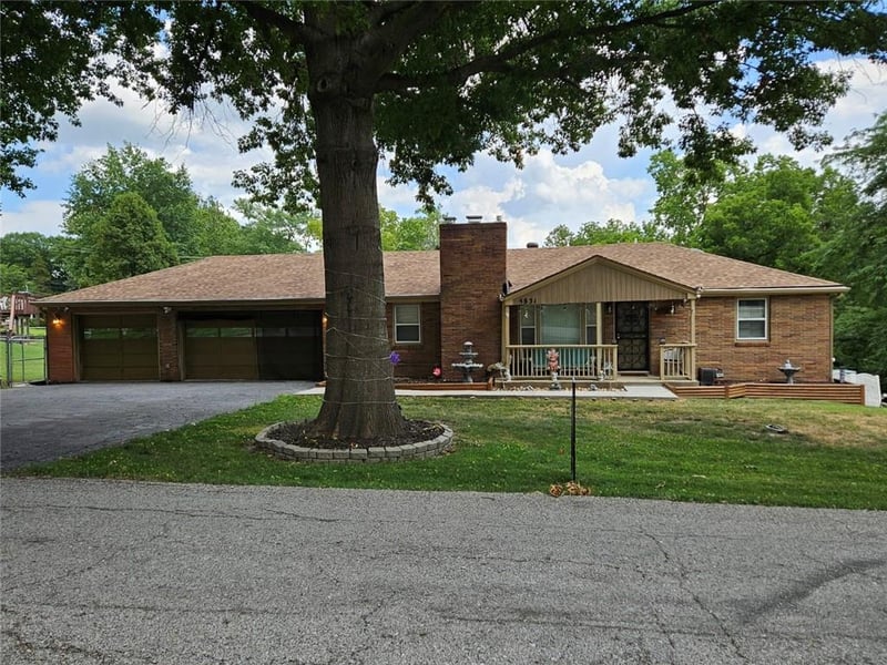 5831 Ava Ave, Kansas City, MO 64151