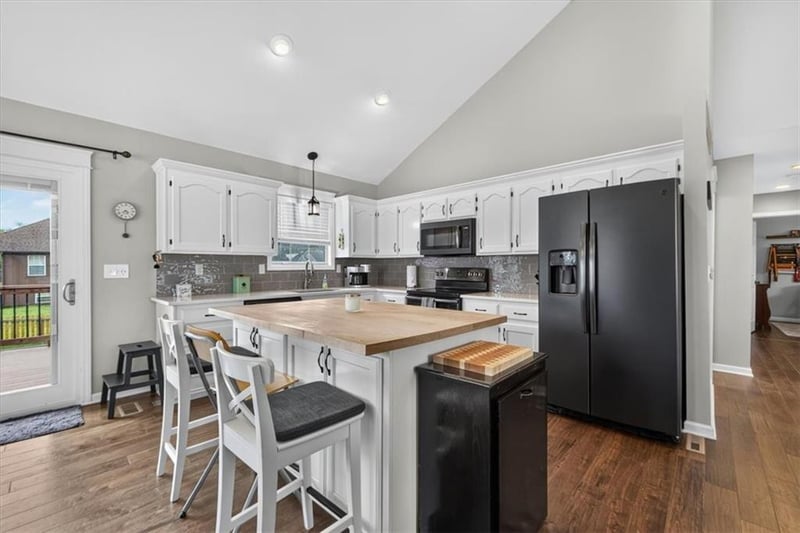 1505 Birch Dr, Greenwood, MO 64034