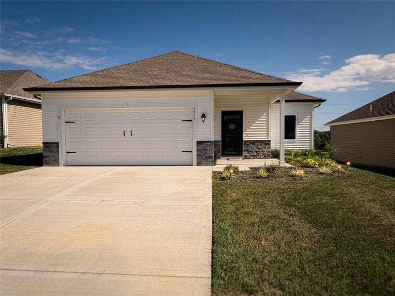 7712 124 St, Kansas City, MO 64163
