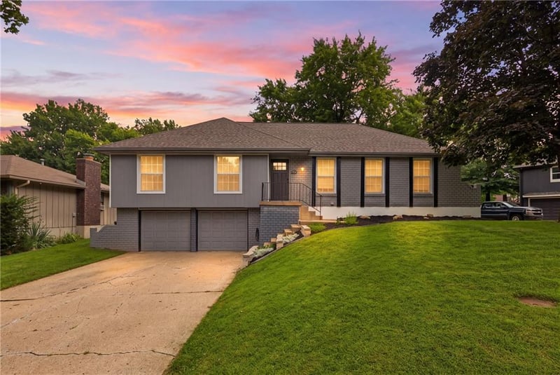 509 Palmer Dr, Blue Springs, MO 64014