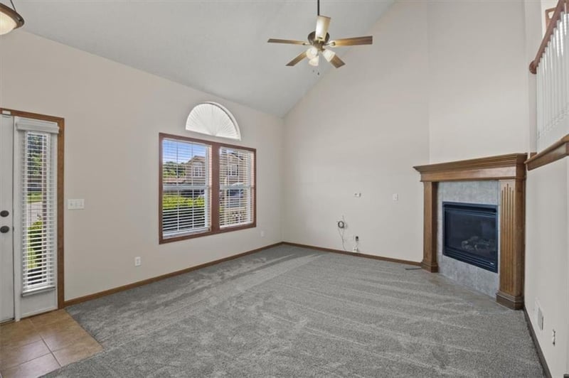 2103 Patti Ln, Greenwood, MO 64034