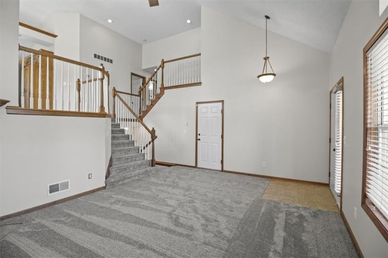2103 Patti Ln, Greenwood, MO 64034