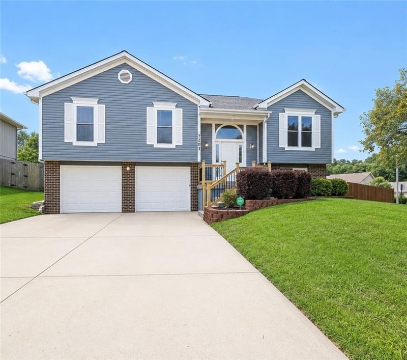 7203 73rd Ter, Kansas City, MO 64119