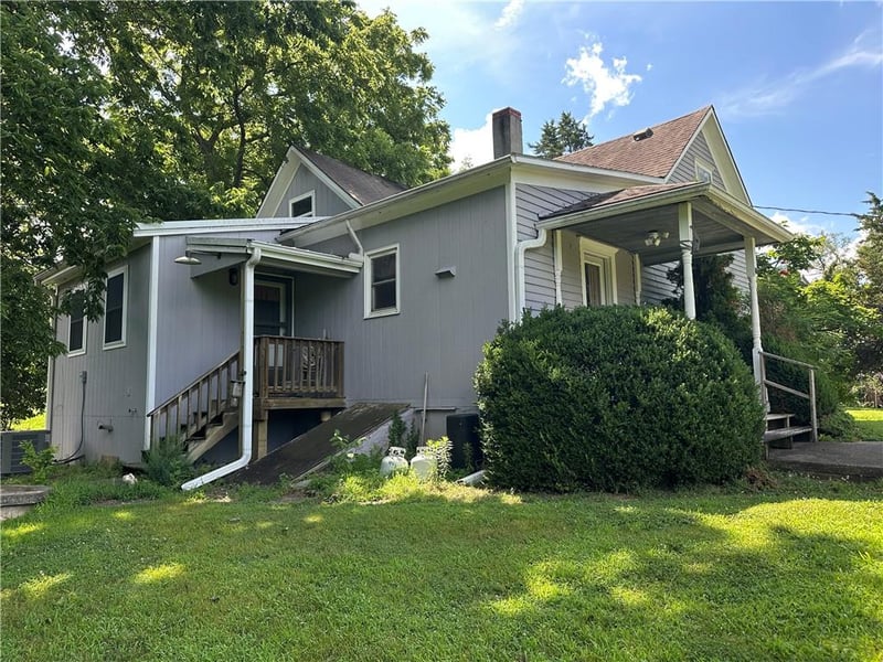 9113 Fallman Mine Rd, Wellington, MO 64097