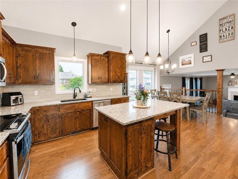 14606 Green Castle St, Smithville, MO 64089