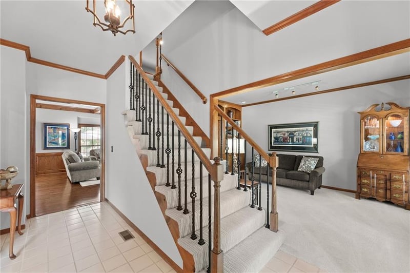 13016 Sherwood Dr, Leawood, KS 66209