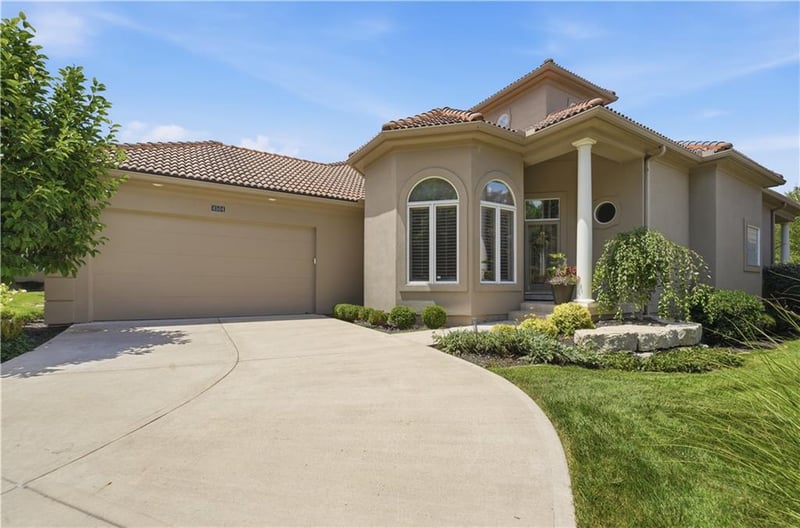 4504 Dick Howser Dr, Lee's Summit, MO 64064