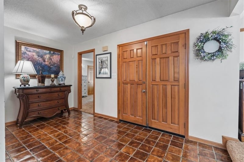 11715 102nd Ter, Overland Park, KS 66214