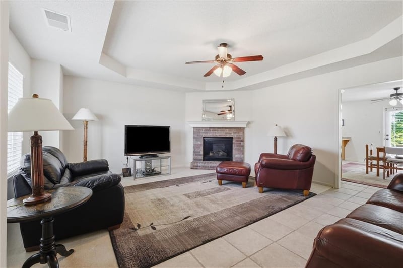 1021 Bristol Dr, Raymore, MO 64083