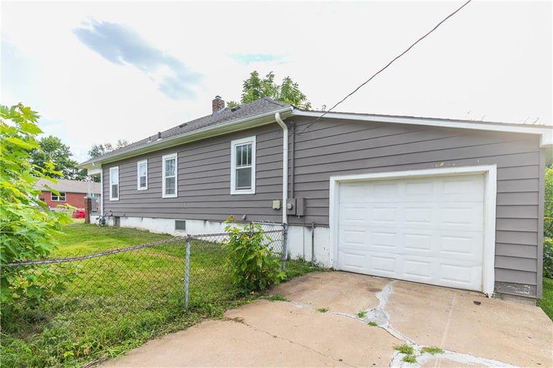 11324 14th St, Independence, MO 64052