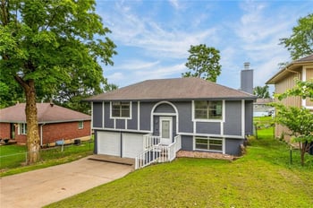 5209 NE 46th St, Kansas City, MO 64117