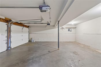 5209 NE 46th St, Kansas City, MO 64117