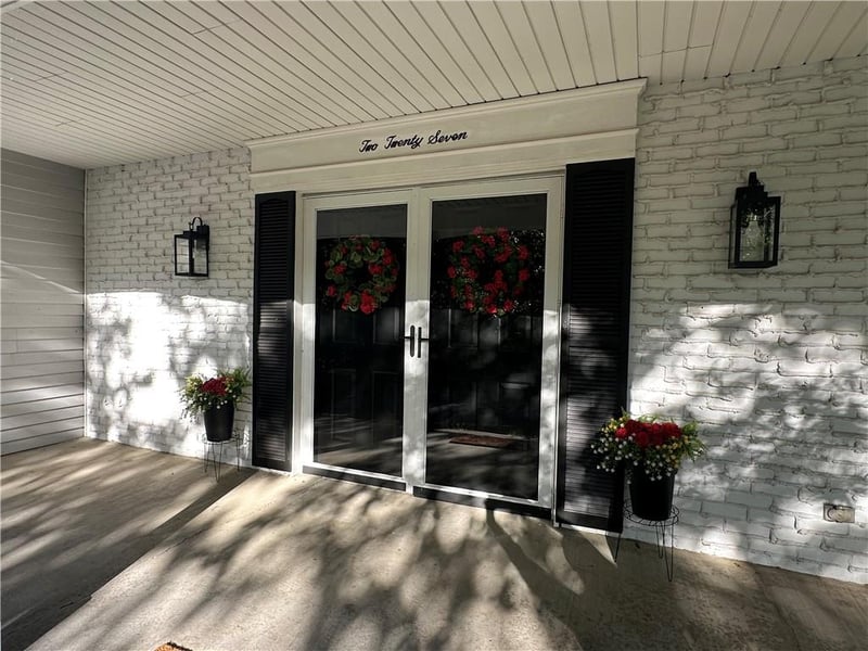 227 White Ridge Dr, Maryville, MO 64468