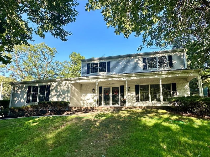 227 White Ridge Dr, Maryville, MO 64468