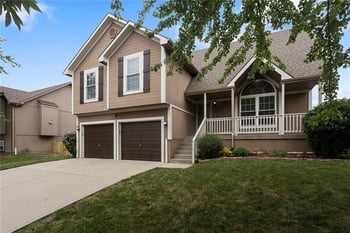 8000 NE 112th St, Kansas City, MO 64157