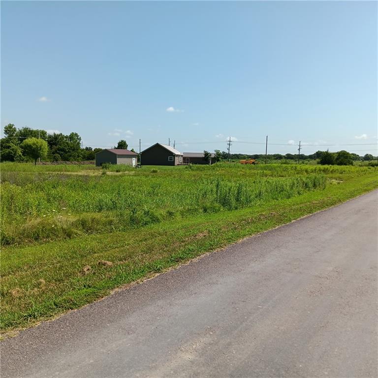 17 and 21 Wilderness Trl, Linn Valley, KS 66040