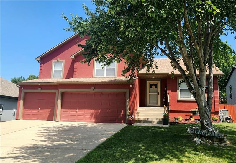19504 Woodsbury St, Independence, MO 64058