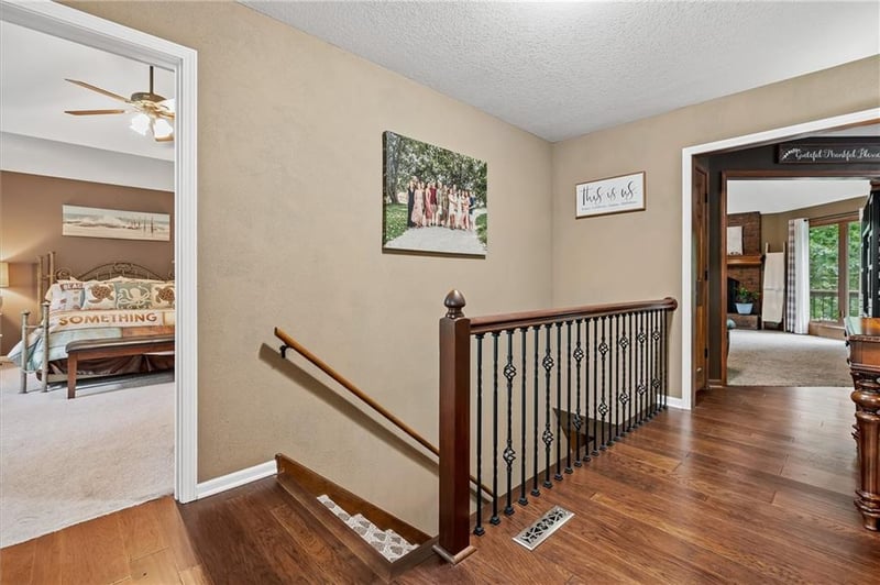 1402 Colony Dr, Kearney, MO 64060