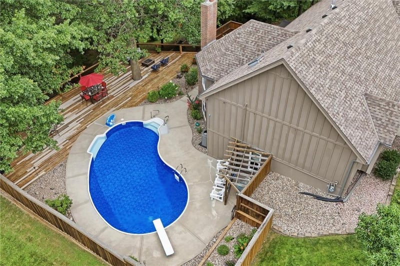 1402 Colony Dr, Kearney, MO 64060