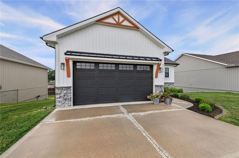 9600 Lenox Pl, Kansas City, MO 64154