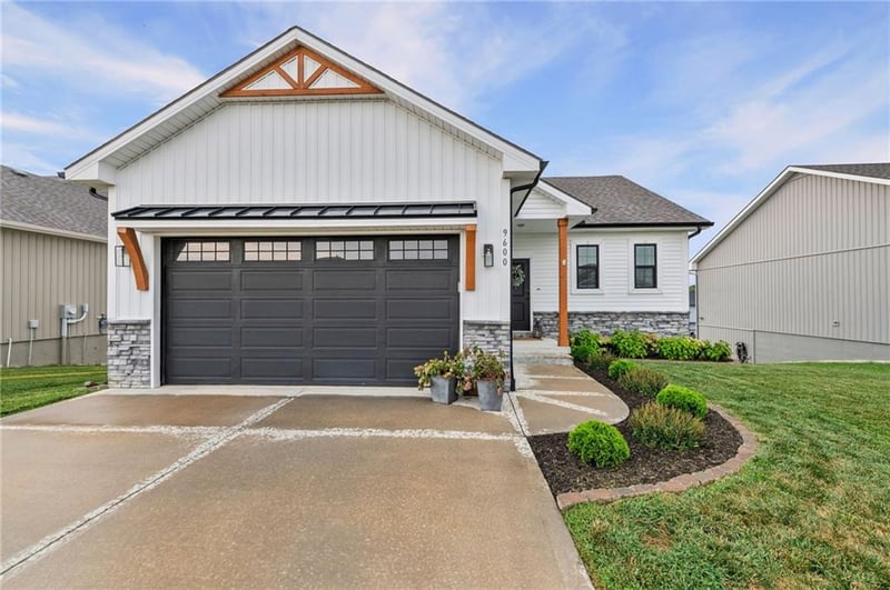 9600 Lenox Pl, Kansas City, MO 64154