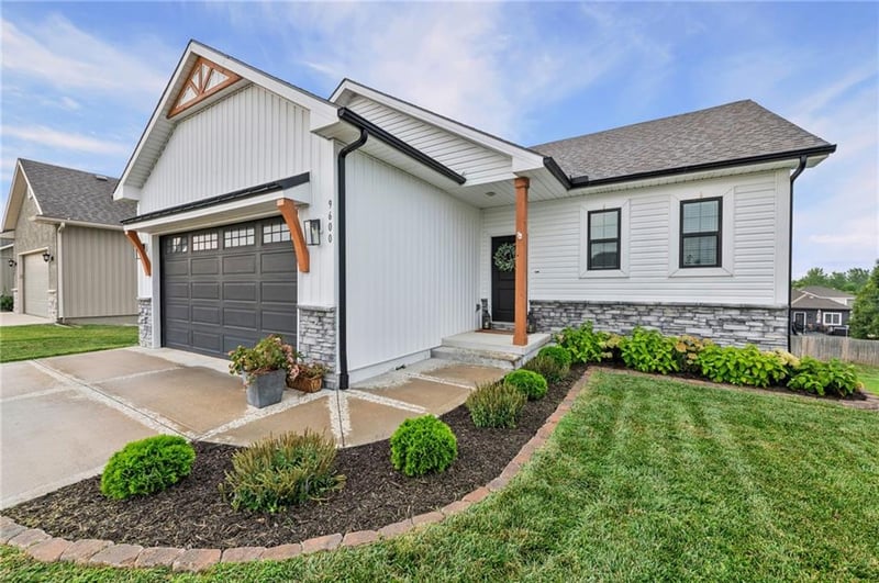 9600 Lenox Pl, Kansas City, MO 64154