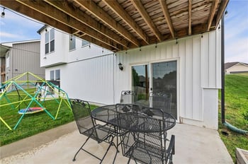 9600 N Lenox Pl, Kansas City, MO 64154