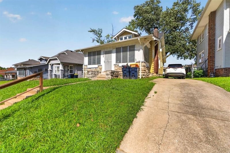 4335 College Ave, Kansas City, MO 64130