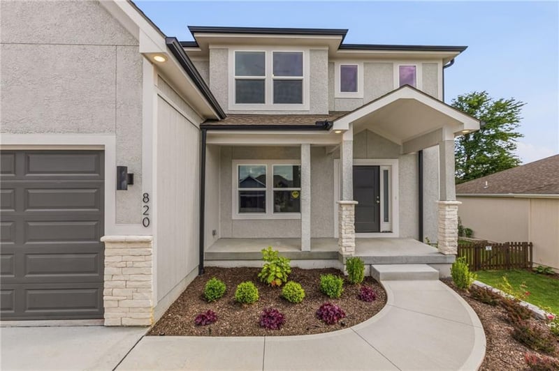 820 Partridge Ln, Blue Springs, MO 64014