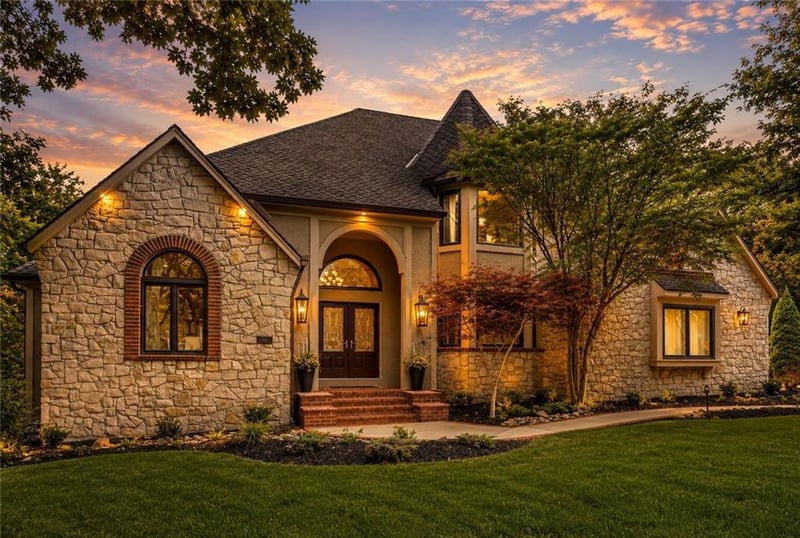 1305 43rd Ter, Kansas City, MO 64116