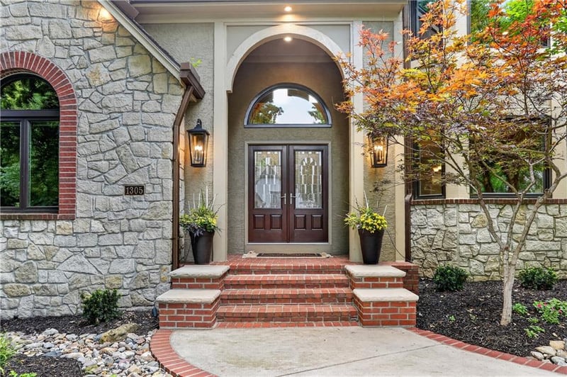 1305 43rd Ter, Kansas City, MO 64116