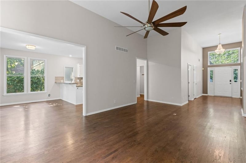 11413 114th St, Overland Park, KS 66210