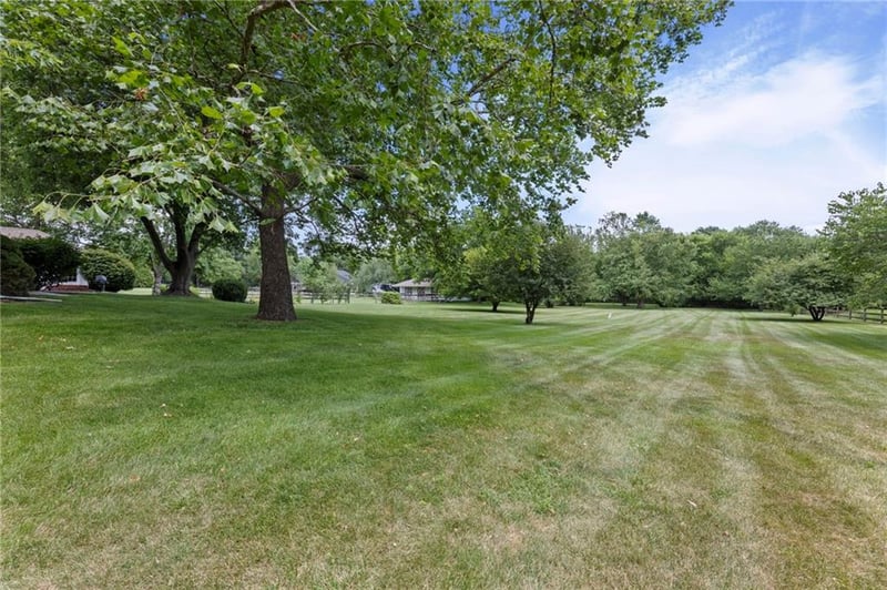 15005 Rosehill Rd, Overland Park, KS 66062