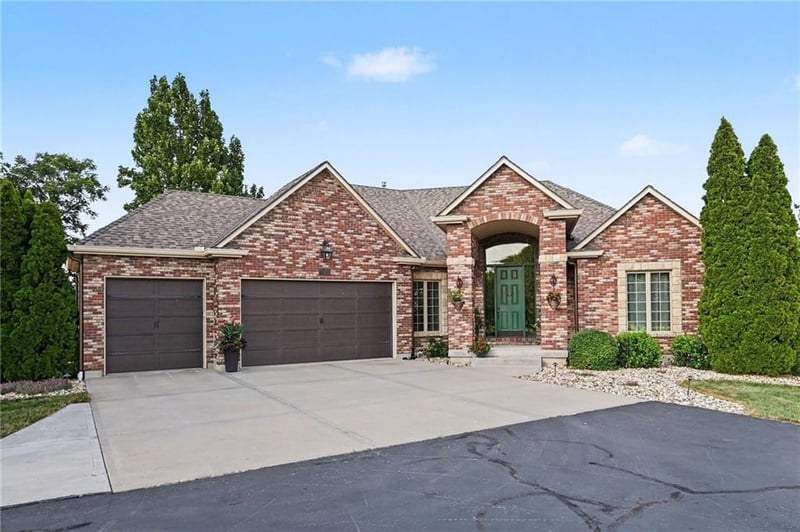 4808 137th St, Smithville, MO 64089