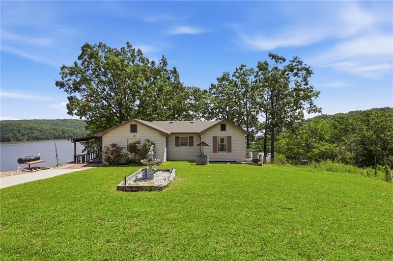 30643 Rosey Ln, Edwards, MO 65326
