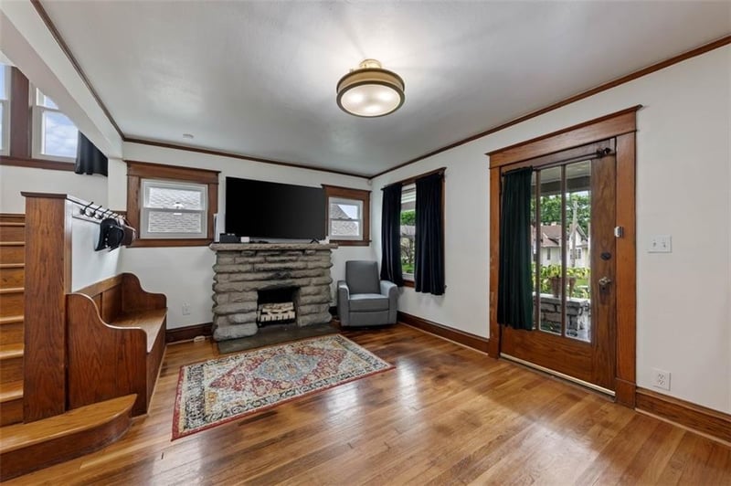 328 Chelsea Ave, Kansas City, MO 64123