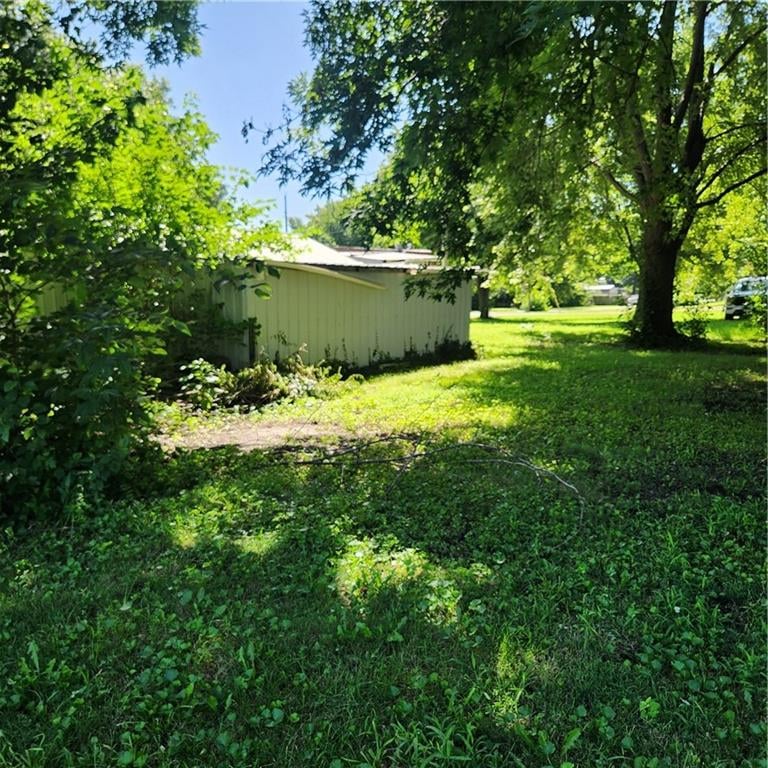200 5th St, Henrietta, MO 64036