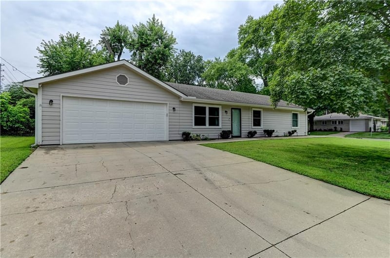 902 Birch St, Eudora, KS 66025