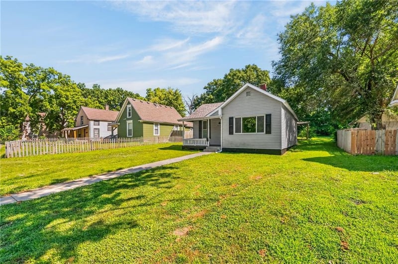 435 Ford Ave, Liberty, MO 64068