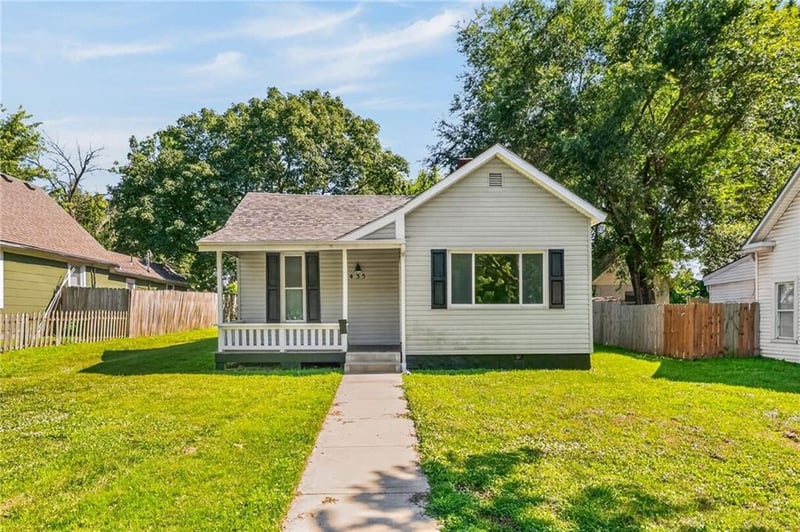 435 Ford Ave, Liberty, MO 64068