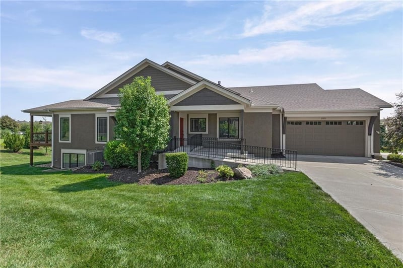 11551 Waterford Dr, Olathe, KS 66061