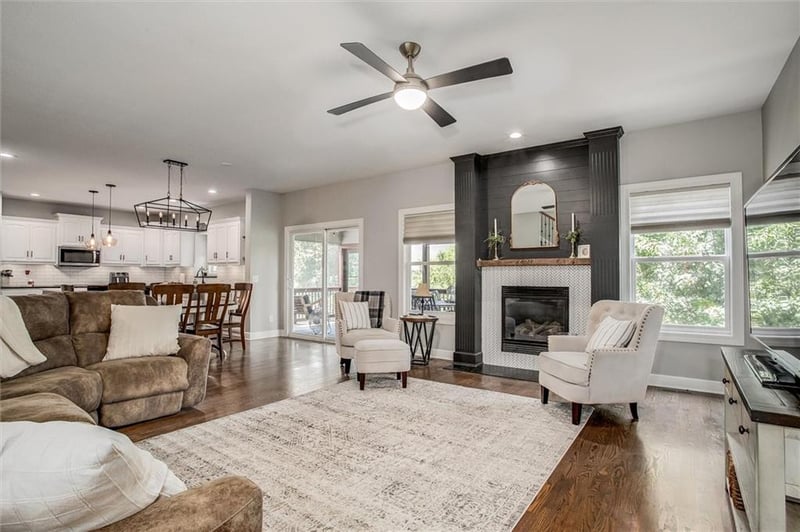 10208 Farley Ave, Kansas City, MO 64157
