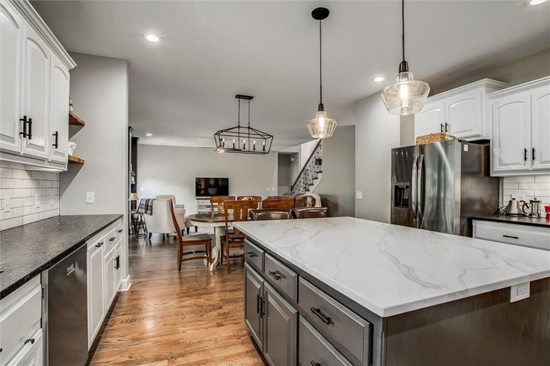 10208 Farley Ave, Kansas City, MO 64157