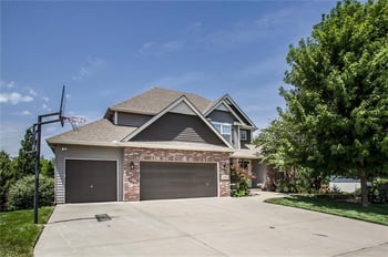 10208 N Farley Ave, Kansas City, MO 64157