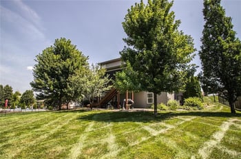 10208 N Farley Ave, Kansas City, MO 64157