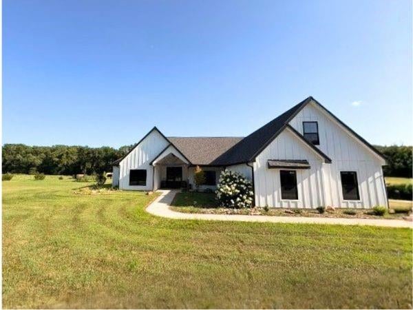 1102 1033 Rd, Lawrence, KS 66047