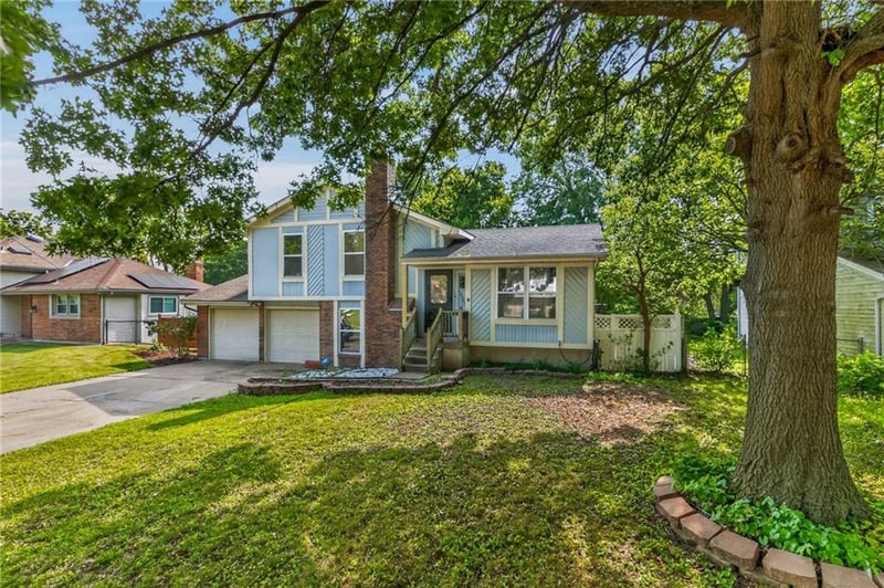 13307 Overhill Rd, Grandview, MO 64030